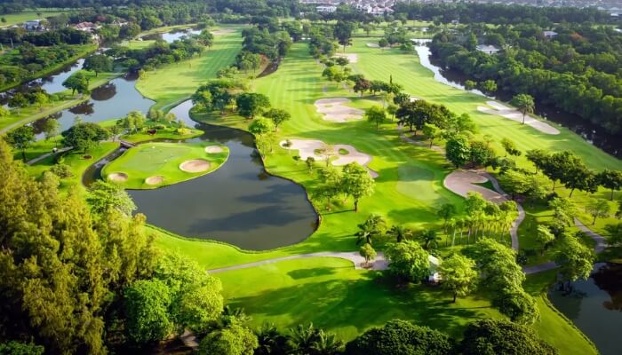 The Royal Golf & Country Club