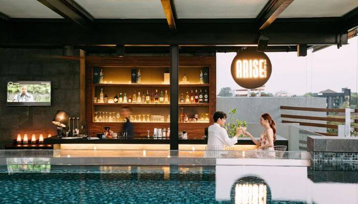 ARISE Rooftop Bar